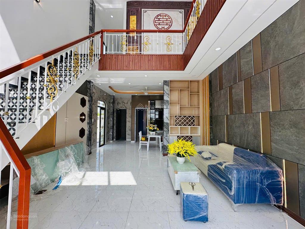 Villa sân vườn 300m2 gần chợ long thượng rẻ hơn nhà phố