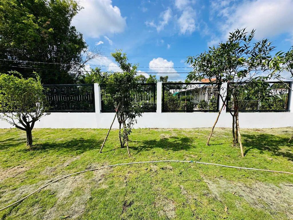 Villa sân vườn 300m2 gần chợ long thượng rẻ hơn nhà phố