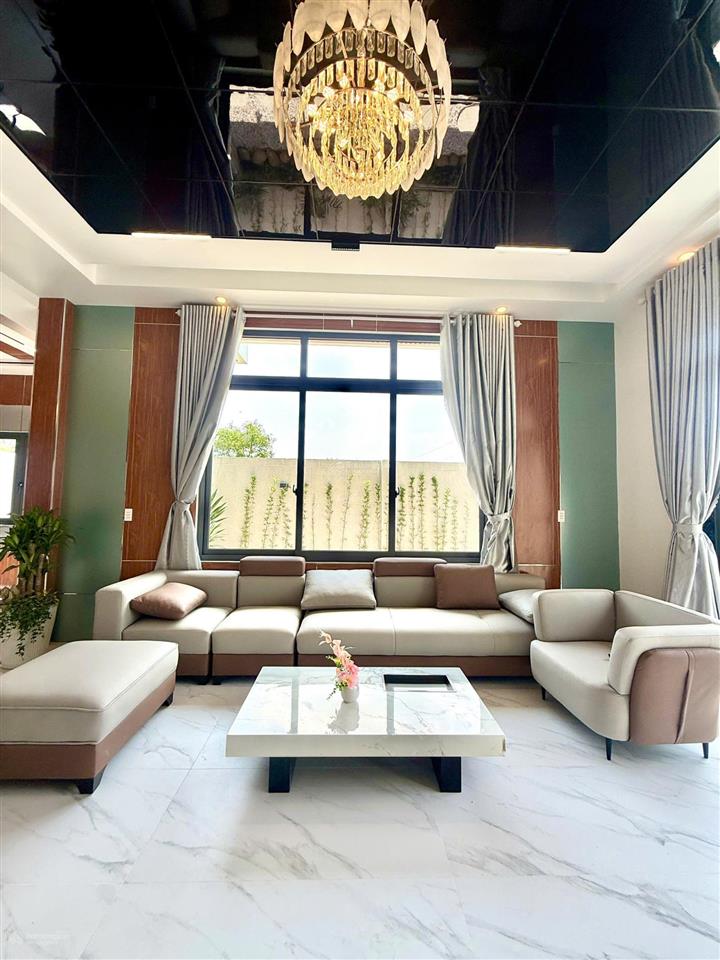 Biệt thự mặt tiền đường dt 14, long thượng