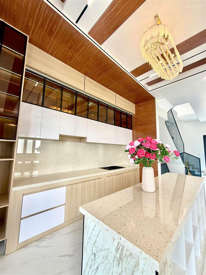 Biệt thự mặt tiền đường dt 14, long thượng
