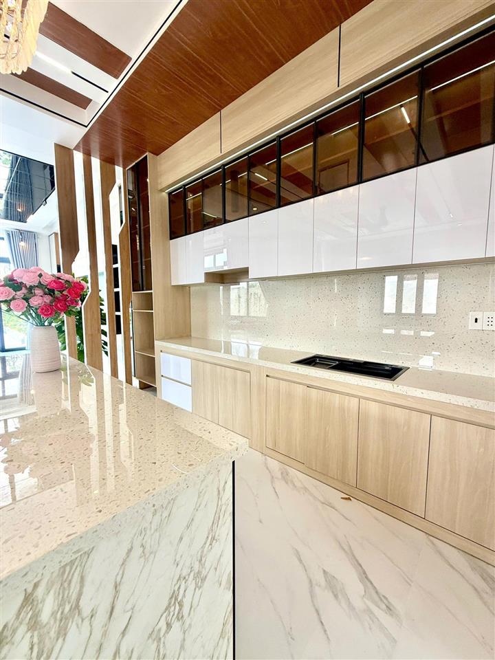 Biệt thự mặt tiền đường dt 14, long thượng