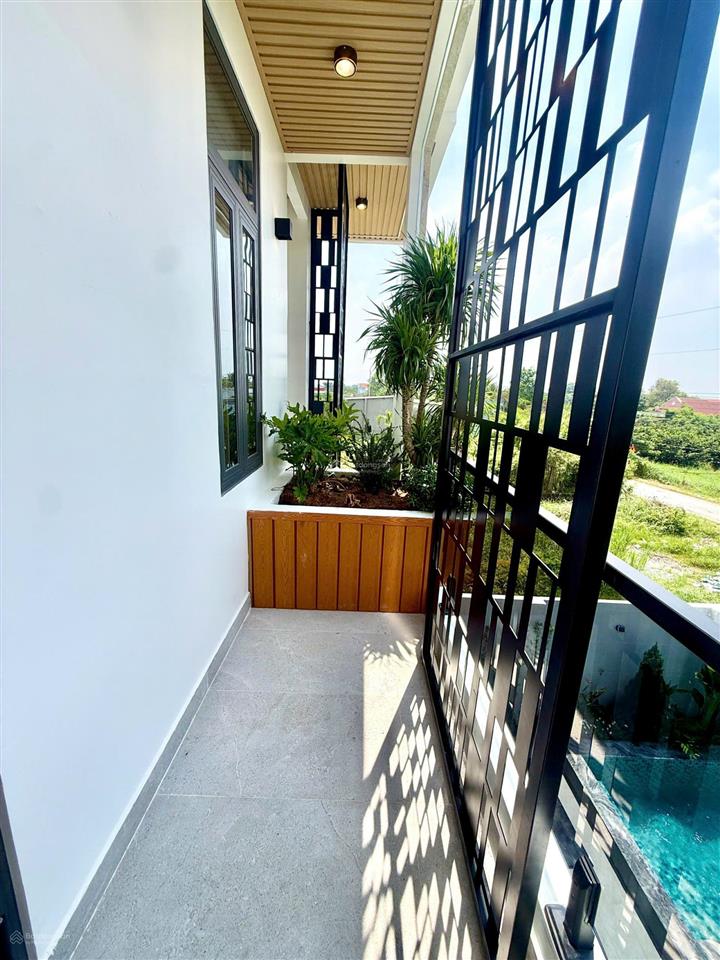 Biệt thự mặt tiền đường dt 14, long thượng