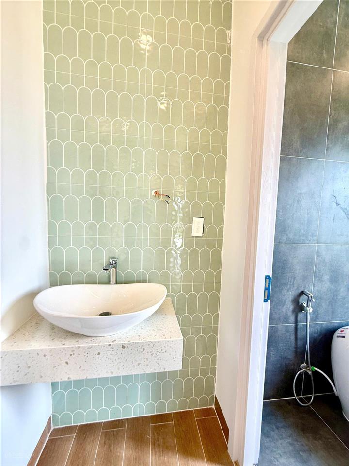 Biệt thự mặt tiền đường dt 14, long thượng