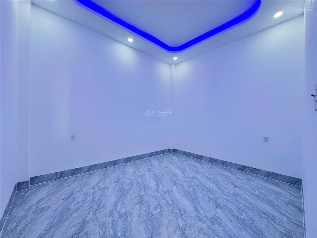 Chủ nhà giảm 150tr  nhà phố hiện đại đường bờ chùa  cách kcn cầu tràm 1k