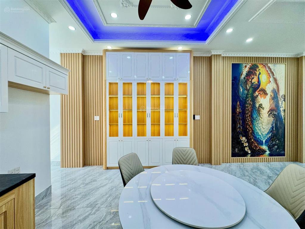 Chủ nhà giảm 150tr  nhà phố hiện đại đường bờ chùa  cách kcn cầu tràm 1k
