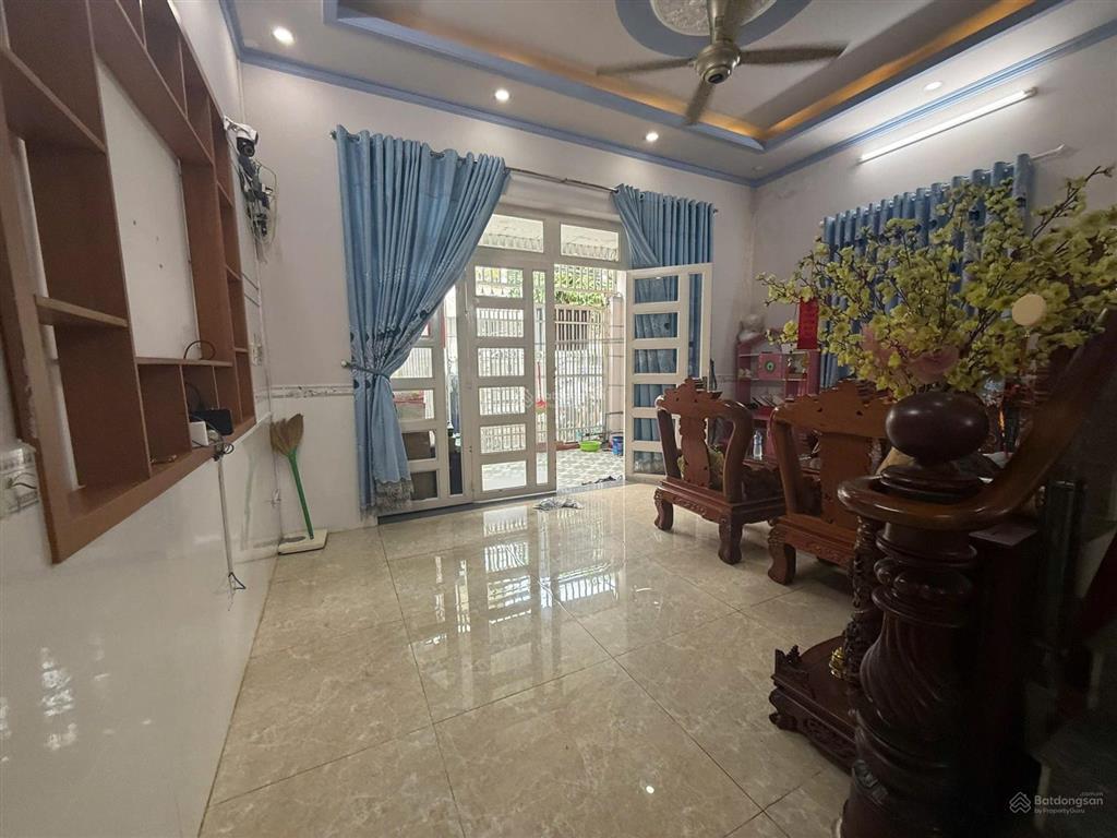 Bán nhà 1 trệt 1 lầu  đường số thông  5,5 x 14  sát lê văn việt  giáp hiệp phú q9