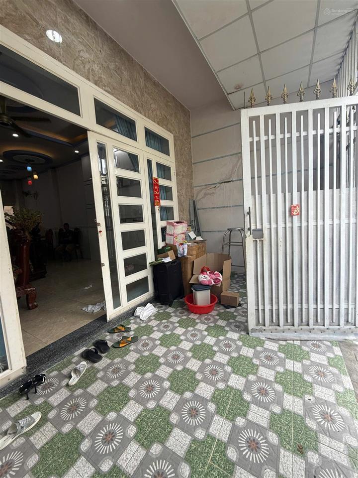 Bán nhà 1 trệt 1 lầu  đường số thông  5,5 x 14  sát lê văn việt  giáp hiệp phú q9