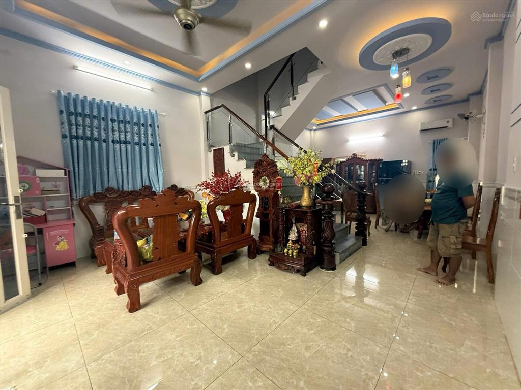 Bán nhà 1 trệt 1 lầu  đường số thông  5,5 x 14  sát lê văn việt  giáp hiệp phú q9