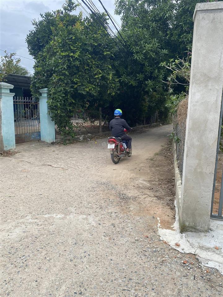 Bán đất tặng kèm nhà hẻm thống nhất