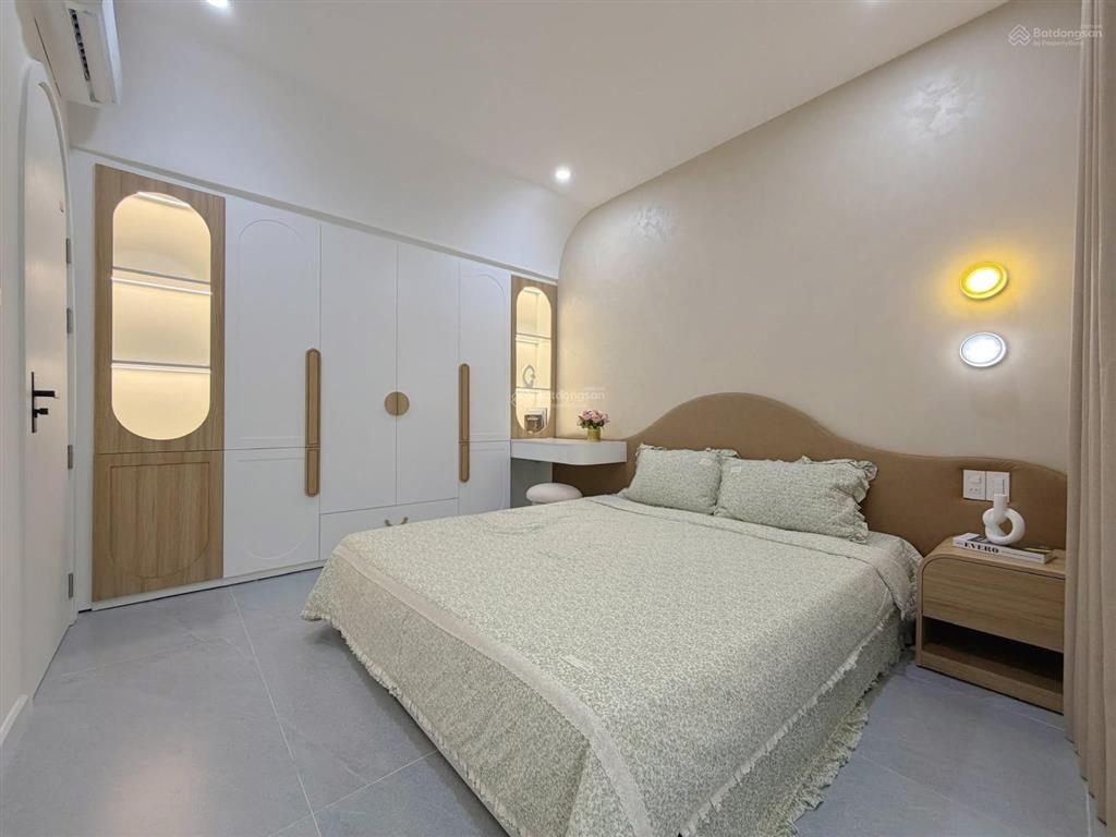 Cần bán nhà 3 tầng huỳnh ngọc đủ full nội thất mới hoàn thiện chỉ việc vào ở
