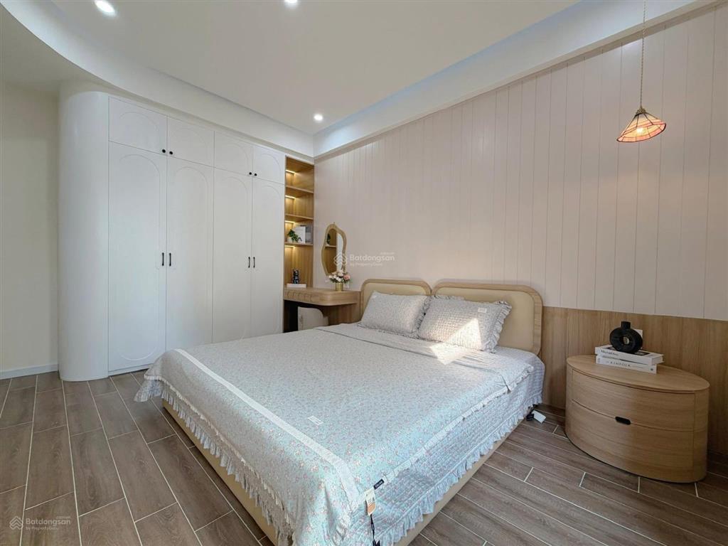Cần bán nhà 3 tầng huỳnh ngọc đủ full nội thất mới hoàn thiện chỉ việc vào ở