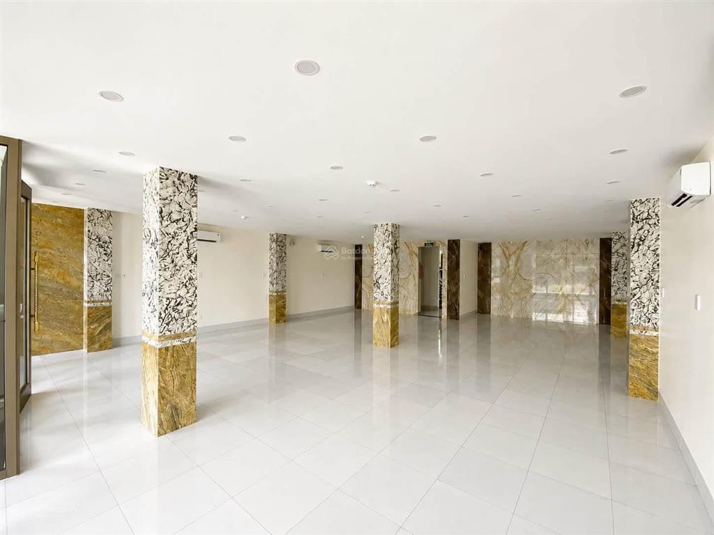 Cho thuê tòa nhà 1.500m2 mặt tiền 10m đại lộ võ văn kiệt  trung tâm cần thơ