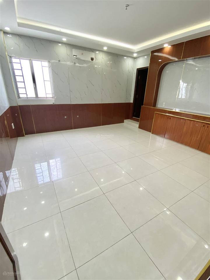 Cho thuê tòa nhà 7 tầng mặt tiền đường nguyễn việt hồng  trung tâm cần thơ
