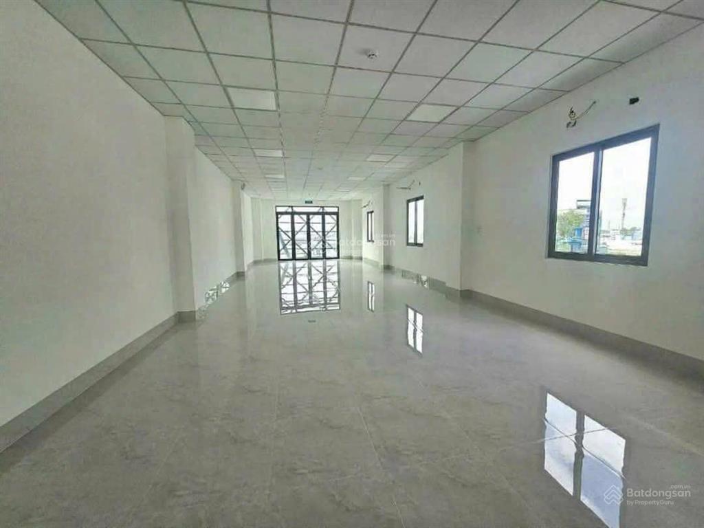 Cho thuê tòa nhà 7 tầng mặt tiền đường 30/4 gần bến ninh kiều  trung tâm cần thơ