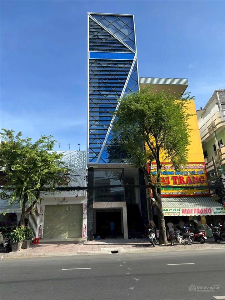 Bán toà nhà văn phòng mặt tiền đường 30/4 đoạn trung tâm cần thơ