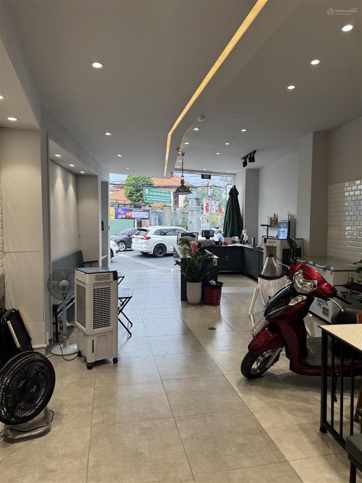Cho thuê nhà mt 5.5mx22m  1 trệt 3 lầu ngã ba võ văn ngân  đặng văn bi, giá thuê 60tr/tháng .