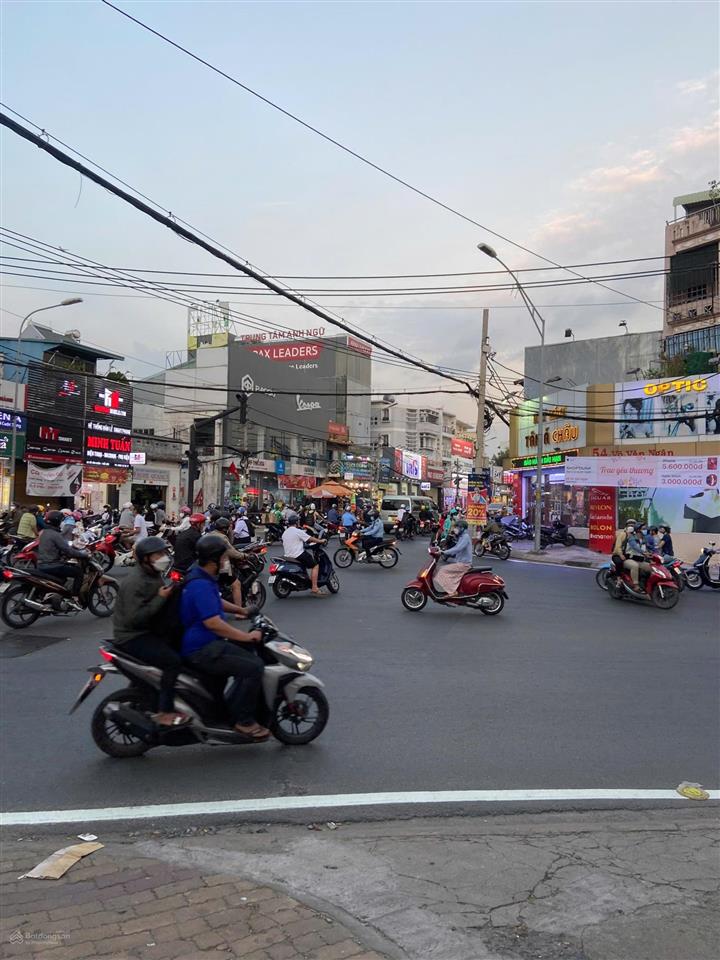 Cho thuê nhà mt 5.5mx22m  1 trệt 3 lầu ngã ba võ văn ngân  đặng văn bi, giá thuê 60tr/tháng .