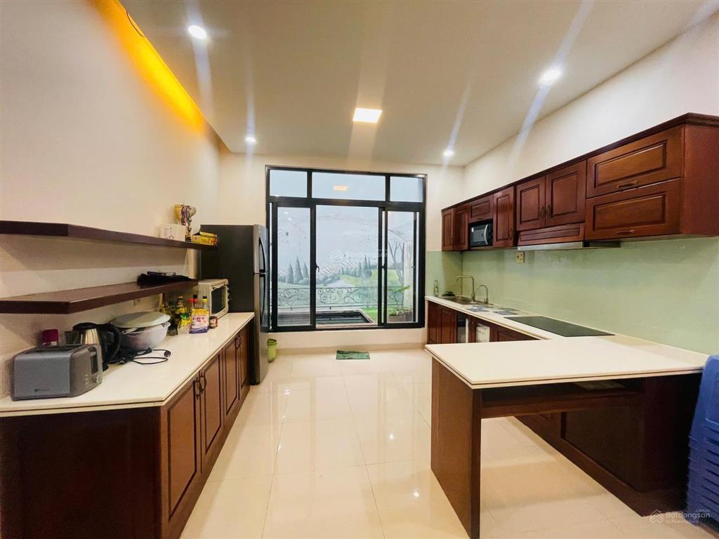 Cho thuê villa trung tâm tp nha trang sân vườn + hồ cá cực chill, cách biển 1km
