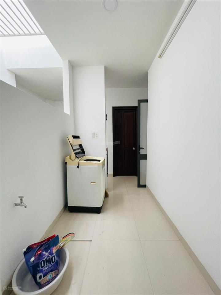 Cho thuê villa trung tâm tp nha trang sân vườn + hồ cá cực chill, cách biển 1km