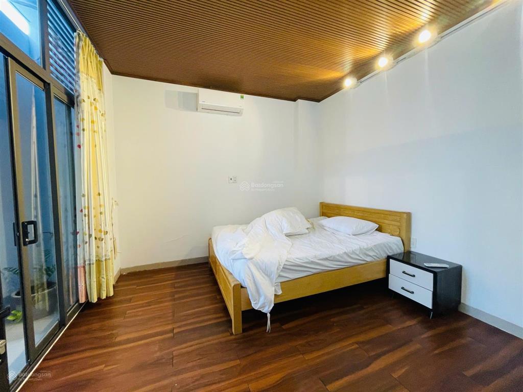 Cho thuê villa trung tâm tp nha trang sân vườn + hồ cá cực chill, cách biển 1km