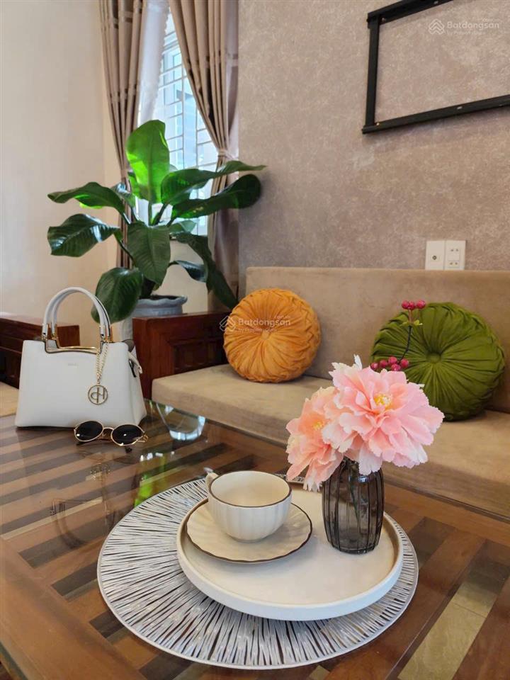 Villa phía bắc nha trang gần bãi tắm biển, 4 pn, 200m2, 35tr/tháng, có gara oto