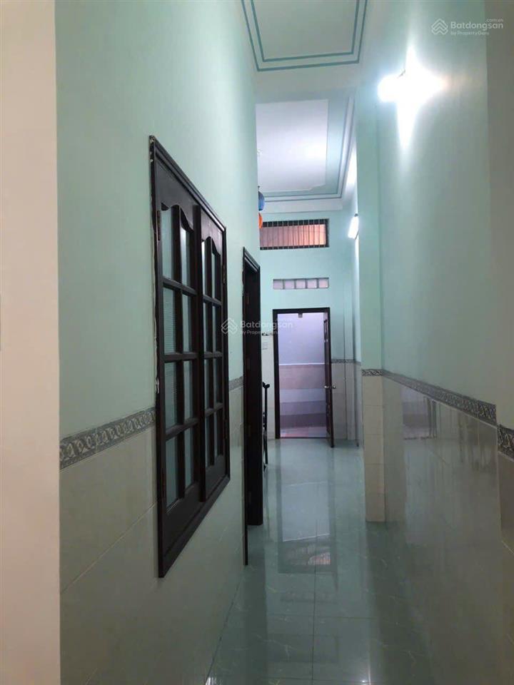 Bán nhà 2 tầng, 1 tum, đường ô tô, cách 2/4 chỉ vài bước chân