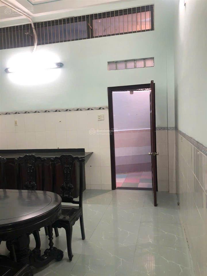 Bán nhà 2 tầng, 1 tum, đường ô tô, cách 2/4 chỉ vài bước chân