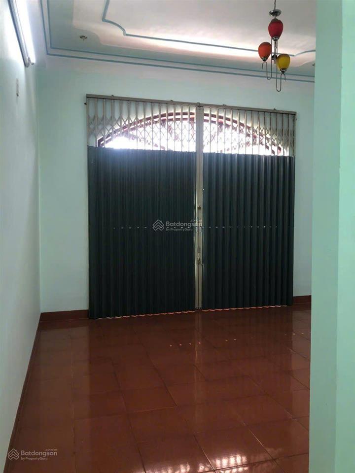 Bán nhà 2 tầng, 1 tum, đường ô tô, cách 2/4 chỉ vài bước chân