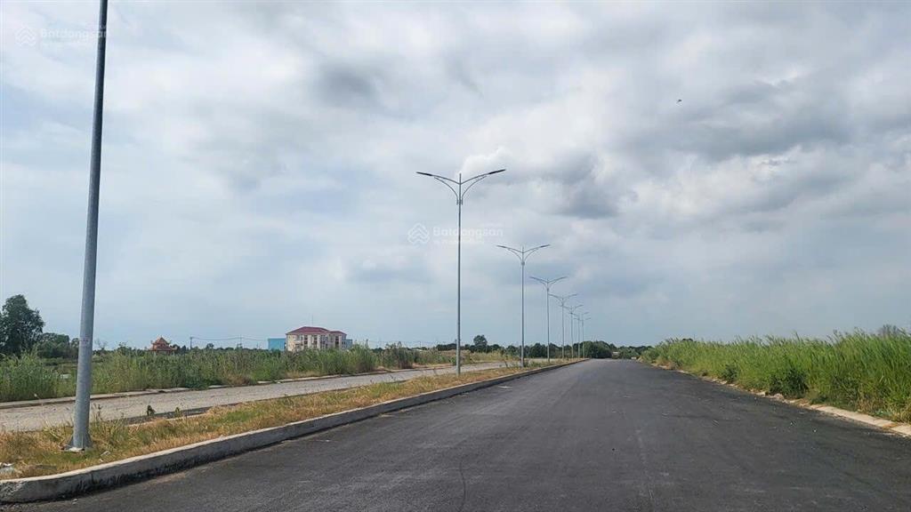 Bán gấp đất nền dự án tại thị trấn sông đốc, 4 tỷ, 100m2, view đẹp