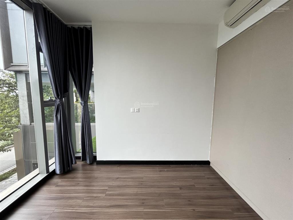Cho thuê 2pn empire city ntcb hoặc full nt đang trống vào được liền