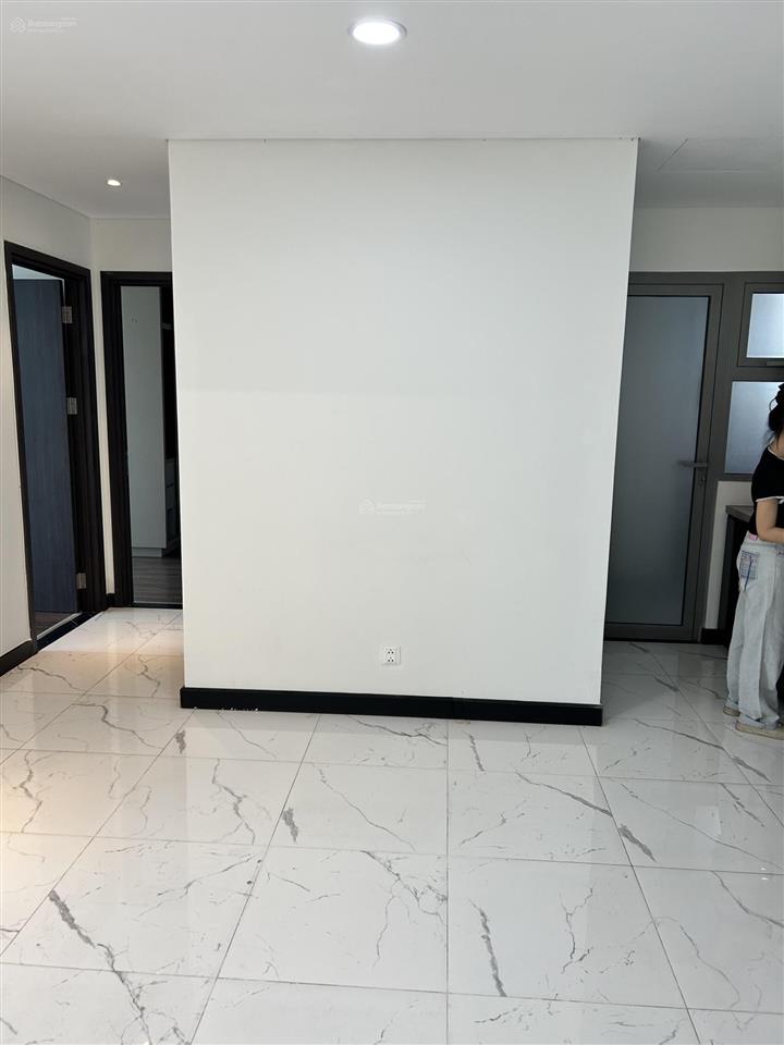 Cho thuê 2pn empire city ntcb hoặc full nt đang trống vào được liền