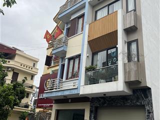 Bán nhà đức giang 35m 6 tầng 7,9 tỷ dân xây ô tô vào nhà, gần phố, tiện ích đủ, có thể kinh doanh