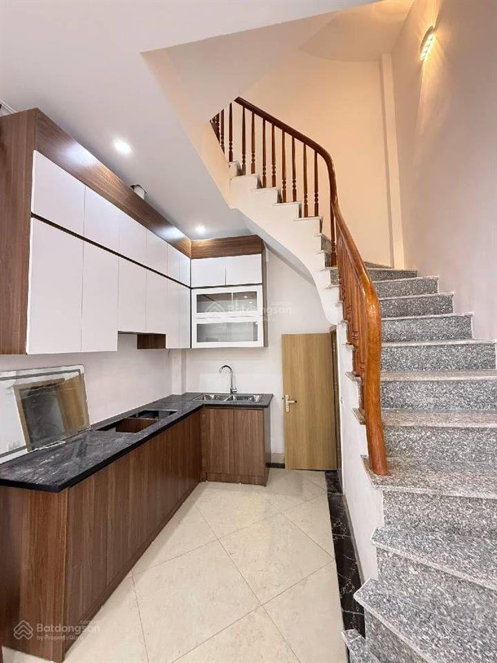 Bán nr hàng hot tại vũ đức thận, 6,2 tỷ, 35m2, 3pn, 4wc, 5 tầng, p việt hưng, q.long biên