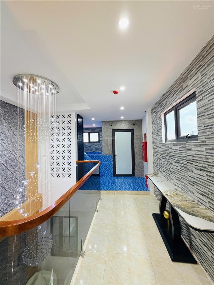 Nguyễn văn cừ 72m2 8 tầng 14,7 tỷ thang máy, full nội thất, kết hợp ở và kinh doanh dòng tiền