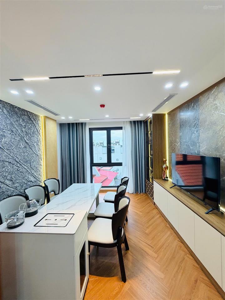 Nguyễn văn cừ 72m2 8 tầng 14,7 tỷ thang máy, full nội thất, kết hợp ở và kinh doanh dòng tiền