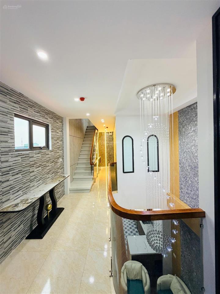 Nguyễn văn cừ 72m2 8 tầng 14,7 tỷ thang máy, full nội thất, kết hợp ở và kinh doanh dòng tiền