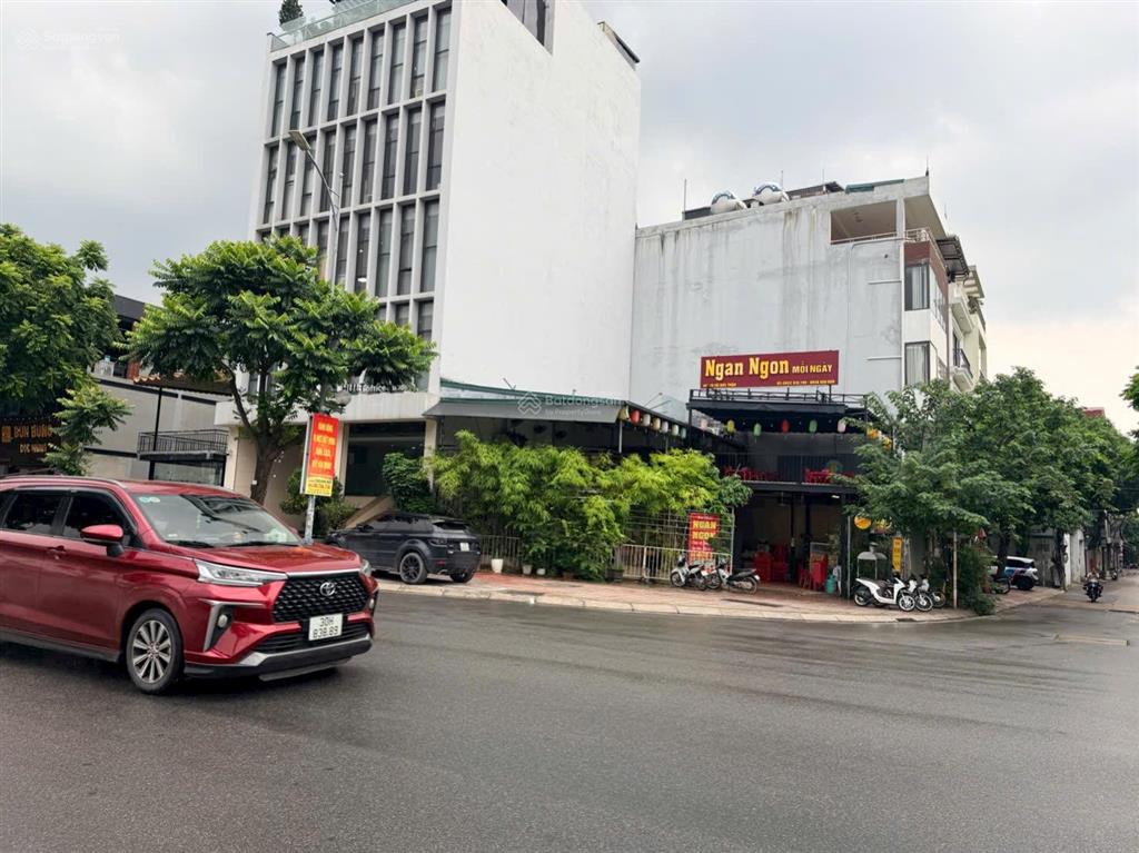 Bán nhà vũ đức thận 43m2 cấp 4 giá 5,2 tỷ sát phố, gần ô tô, giao thông thuận tiện
