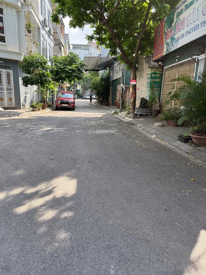 Bán nhà hoa lâm 43m2 cấp 4 giá 5,2 tỷ hàng hiếm, hàng xóm bigc, sát phố gần ô tô