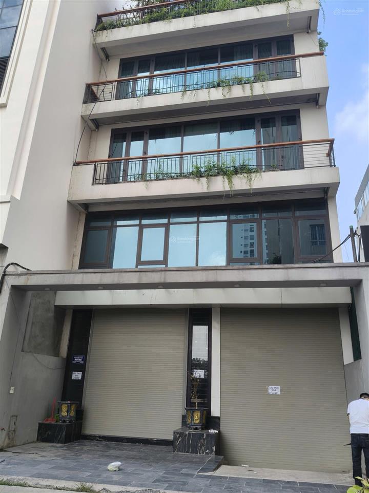 Bán nhà gia quất 45m2 5 tầng 8,2 tỷ dân xây lô góc, ô tô đỗ trước nhà, gần trường học và chợ