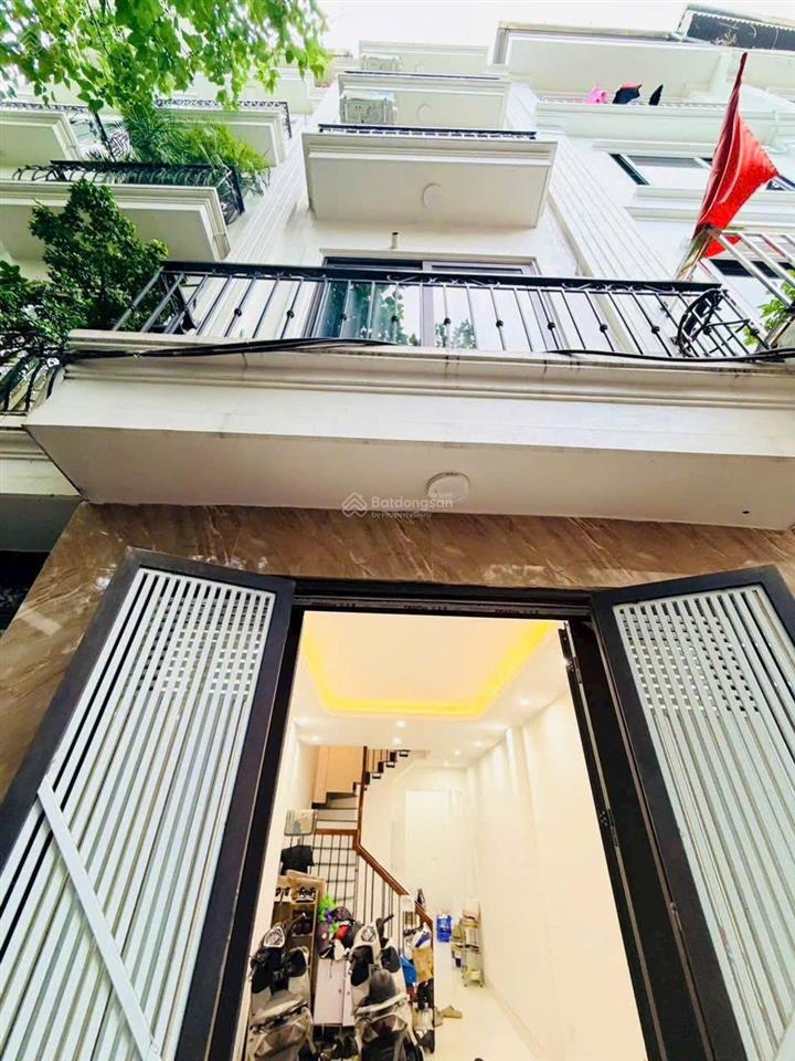 Bán gấp nhà riêng 39m2, 3pn, 4wc tại ngô gia tự, p. việt hưng, q. long biên, giá ưu đãi 6,4 tỷ