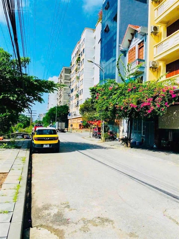 Bán nhà việt hưng 35m2 5 tầng 6,5 tỷ dân xây ô tô đỗ cổng, nhà mới full nội thất xịn sò
