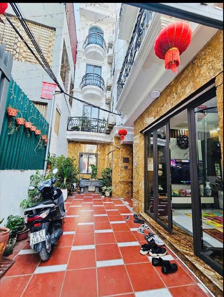 Bán nhà việt hưng 35m2 5 tầng 6,5 tỷ dân xây ô tô đỗ cổng, nhà mới full nội thất xịn sò