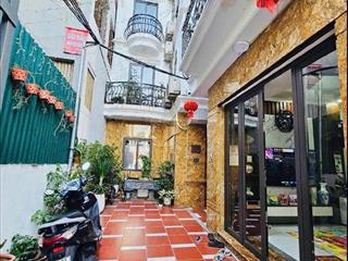 Bán nhà việt hưng 35m 5 tầng 6,5 tỷ dân xây ô tô đỗ cổng, nhà mới full nội thất xịn sò