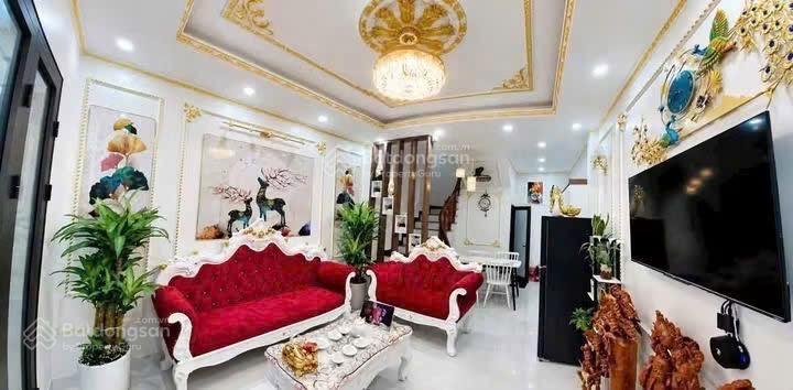 Bán nhà riêng 5,8 tỷ, 32m2, 3pn, 3wc tại ngô gia tự, long biên, hà nội