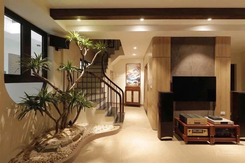 Bán nhà bồ đề 66m 5 tầng 8,5 tỷ dân xây mới full nội thất, sát hồ bồ đề, thông hồ bồ đề