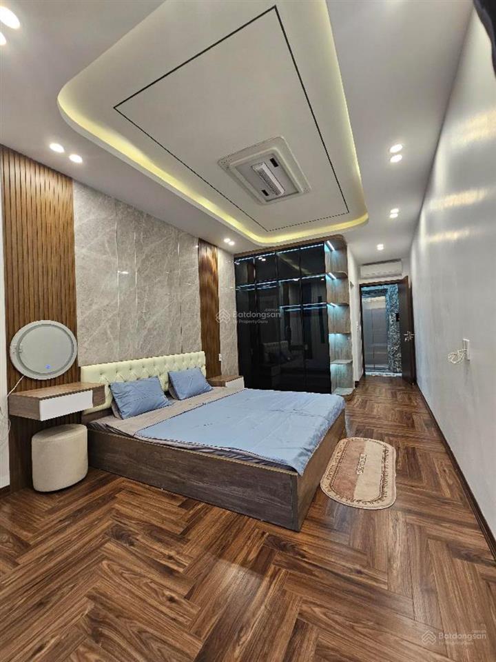 Bán gấp nhà riêng tại phố gia quất, 7,4 tỷ, 46m2, 4pn, 4wc thanh máy nhập, full nội thất