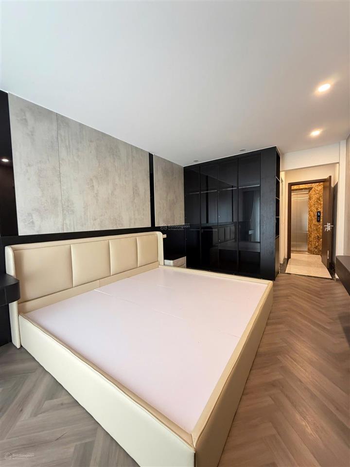 Bán nhà riêng tại ngô gia tự, 4,5 tỷ, 30m2, 3pn, 3wc, 4 tầng, giá tốt