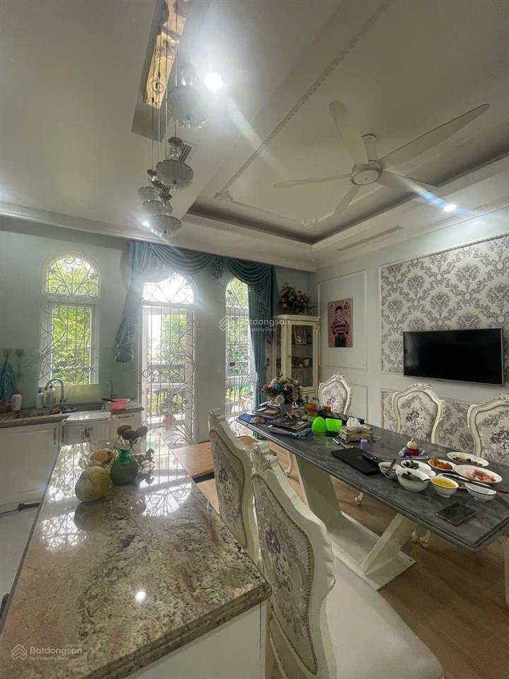 Cho thuê liền kề louis 1  đại mỗ  có thang máy  105m2 x 5.5 tầng