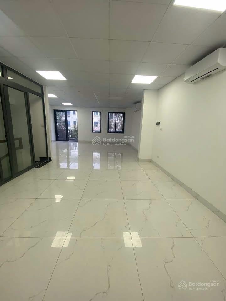 Cho thuê biệt thự 120m2 x 4 tầng full điều hòa có tủ bếp