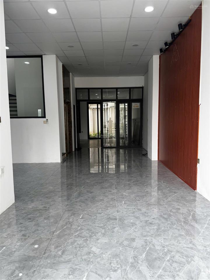 Cho thuê liền kề lô góc 145m có thang máy
